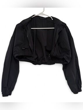ANWND Cropped Black Windbreaker Jacket with Hood